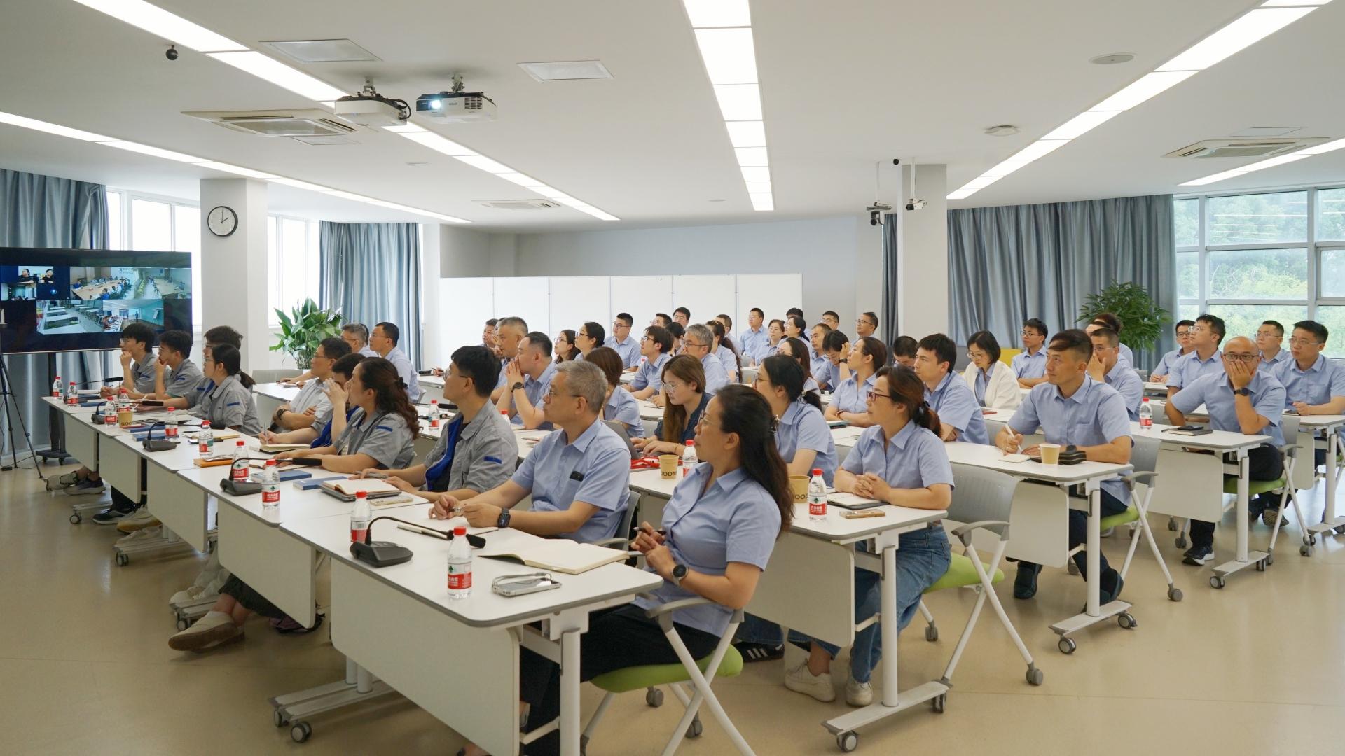 赋能技术革新 ｜ 《AI服务器迭代中的电容器应用趋势》专题培训成功举办